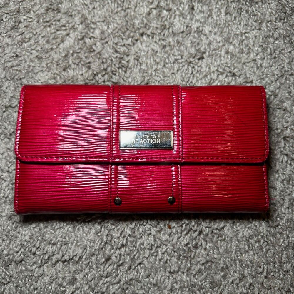 Kenneth Cole Wallet Red Trifold Leather Card Slots ID Holder Zipper Pocket Cute
